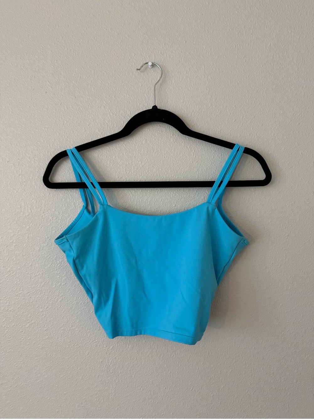 Amazon Twist Back Cutout Sports Bra Crop Tank Sky Blue Size M